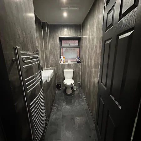 Cozy Double Near Train Station Homestay Birmingham