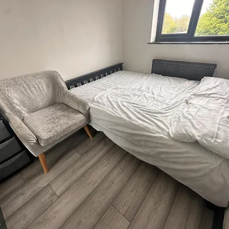 Cozy Double Near Train Station Homestay Birmingham